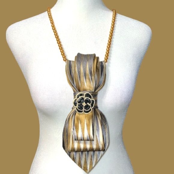 Dainty Dapper Designs Jewelry - Elegant Gold and Black necktie Necklace